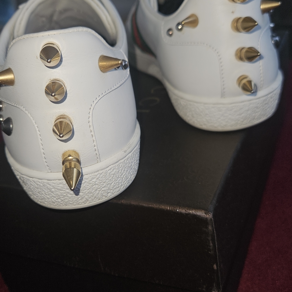 Gucci White Sneakers with Spikes - Picture 5 of 16